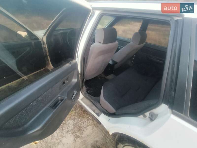 Хэтчбек Volvo 440 1992 в Камне-Каширском