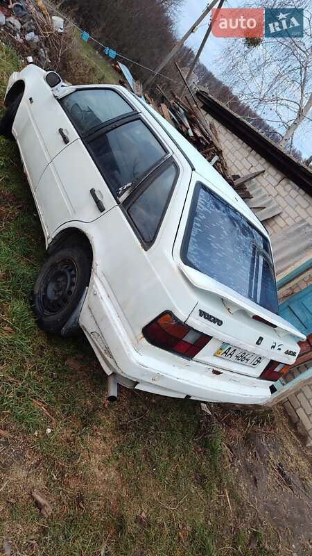 Хэтчбек Volvo 440 1990 в Каневе фото 2 Хэтчбек Volvo 440 1990 в Каневе