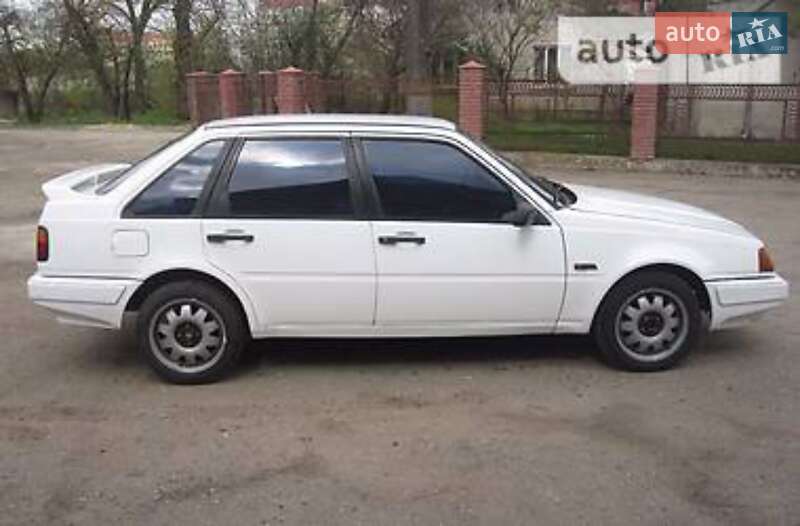 Хэтчбек Volvo 440 1990 в Перегинском фото 4 Хэтчбек Volvo 440 1990 в Перегинском