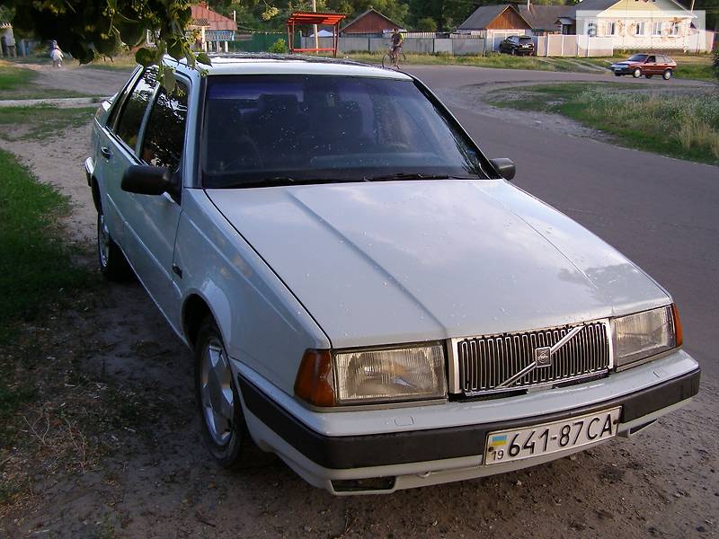 Седан Volvo 460 1992 в Путивле