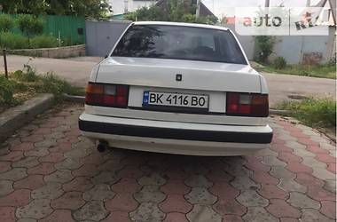 Седан Volvo 460 1990 в Одессе