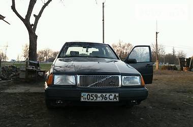 Седан Volvo 460 1990 в Ромнах