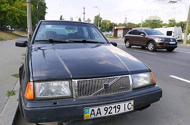 Седан Volvo 460 1991 в 