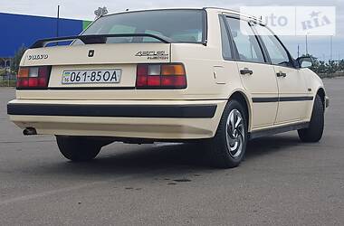 Седан Volvo 460 1992 в 