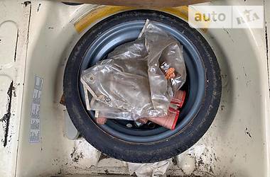 Седан Volvo 460 1992 в 