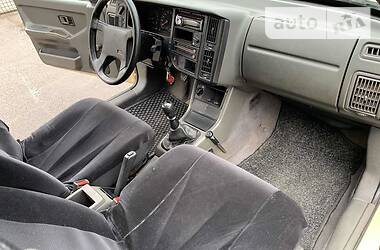 Седан Volvo 460 1992 в 