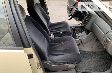 Седан Volvo 460 1992 в 