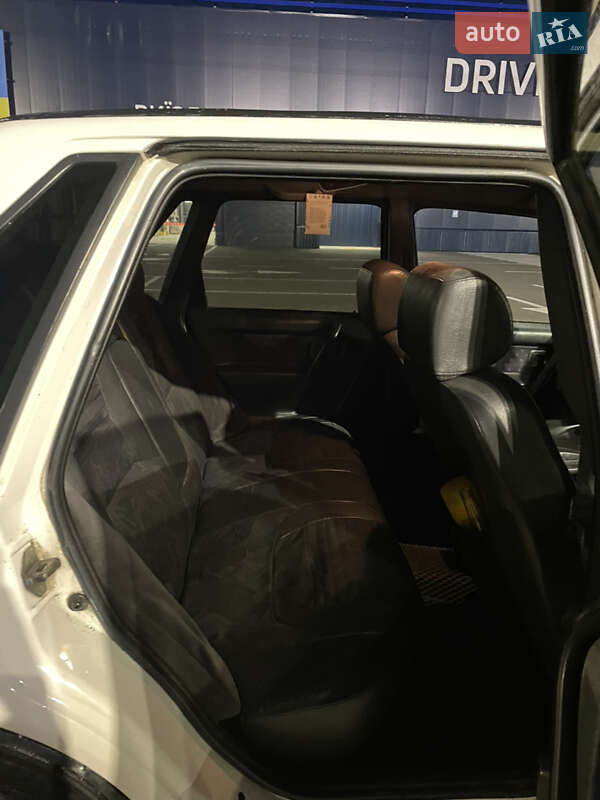 Седан Volvo 460 1996 в Чернигове