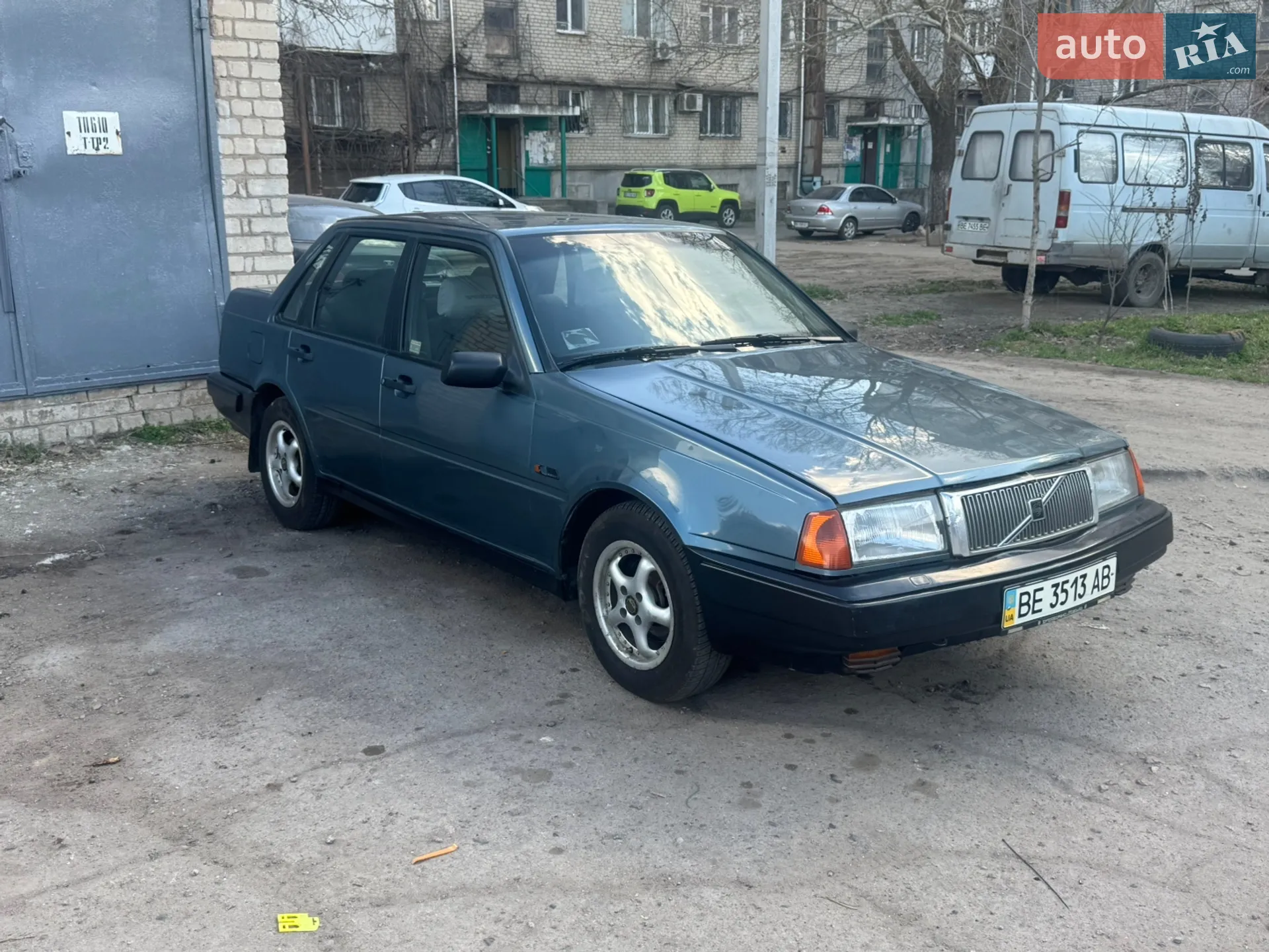 Volvo 460 1990