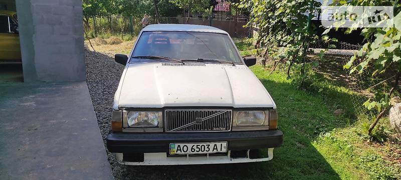 Седан Volvo 740 1985 в Иршаве