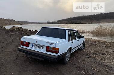 Седан Volvo 740 1986 в Новомосковську