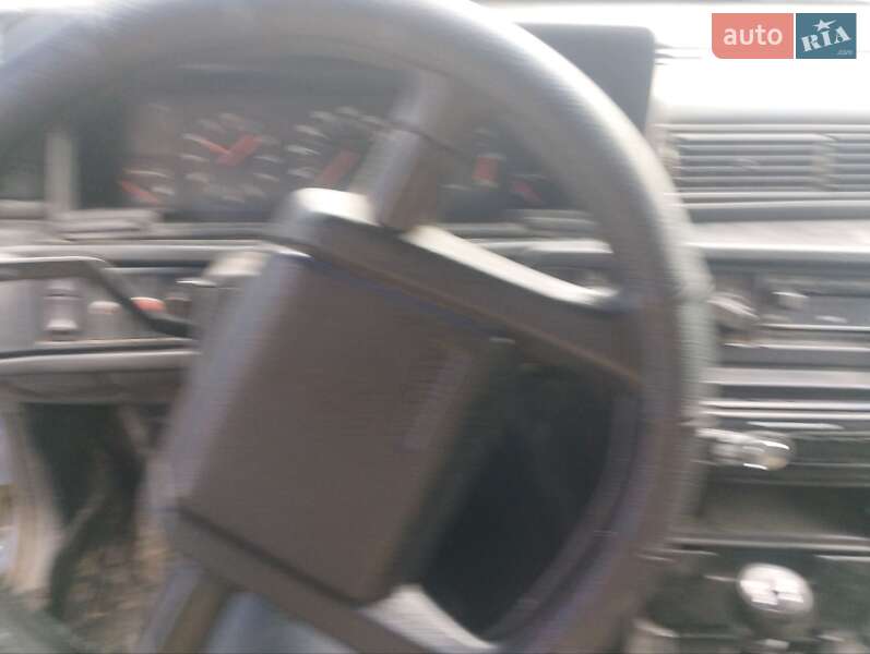 Седан Volvo 740 1984 в Окнах