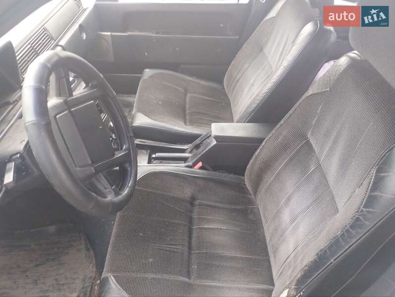 Седан Volvo 740 1984 в Окнах