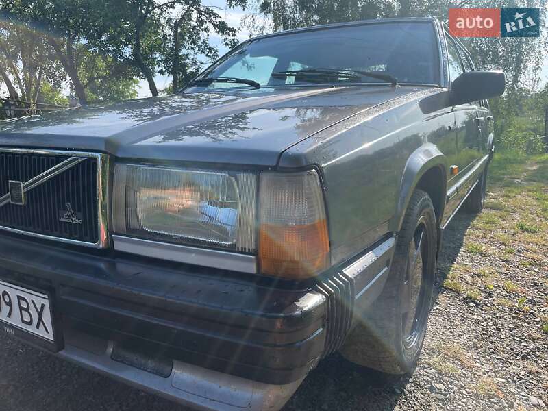 Седан Volvo 740 1988 в Камне-Каширском