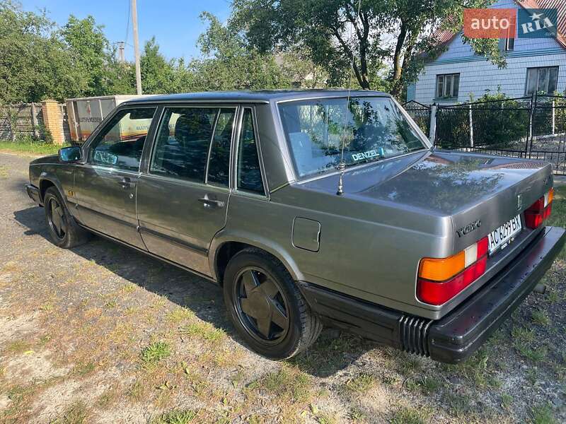 Седан Volvo 740 1988 в Камне-Каширском