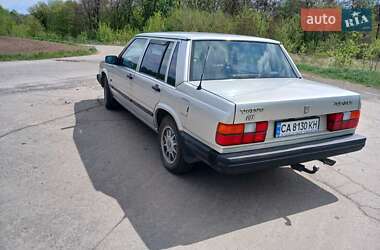 Седан Volvo 740 1984 в 