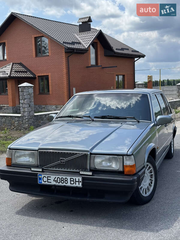 Седан Volvo 740 1989 в 