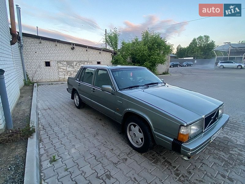 Седан Volvo 740 1985 в Житомире