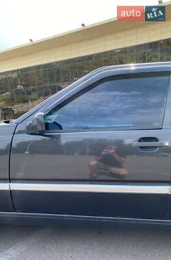 Седан Volvo 850 1992 в 