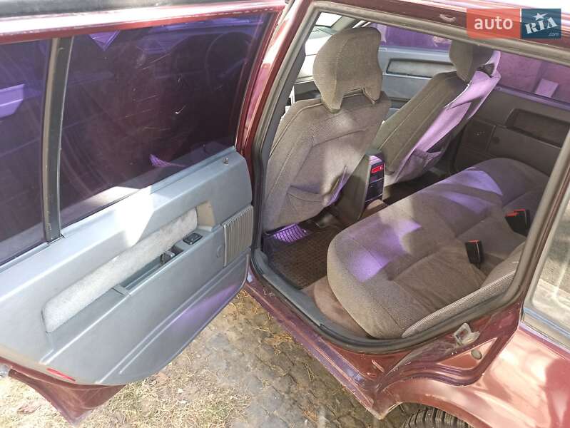 Седан Volvo 940 1993 в Львові