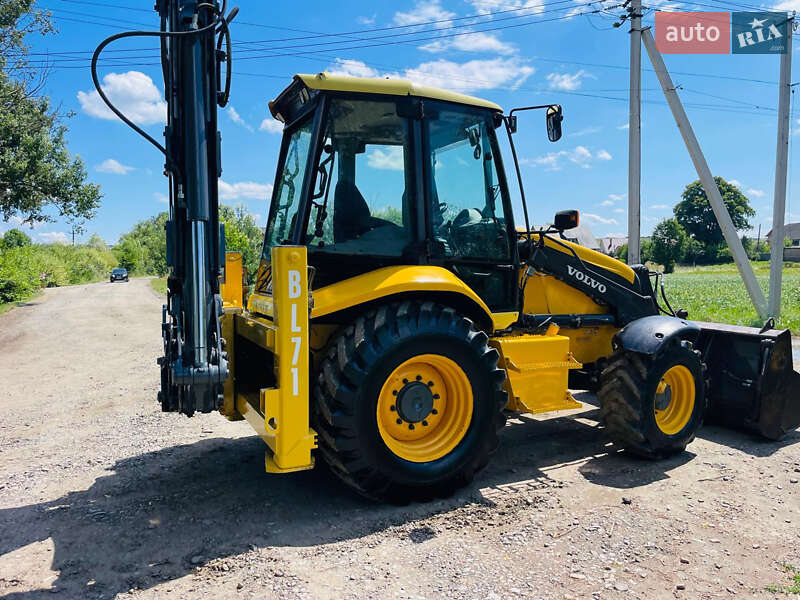 Екскаватор навантажувач Volvo BL 71 2008 в Чернівцях