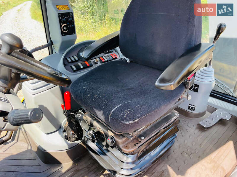 Екскаватор навантажувач Volvo BL 71 2008 в Чернівцях
