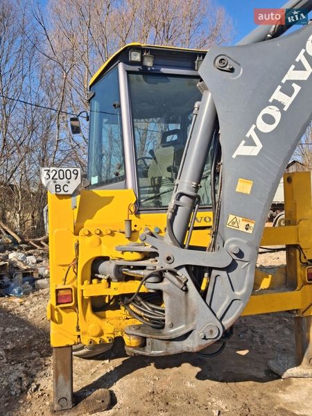 Колісний екскаватор Volvo BL 71 2005 в Пустомитах