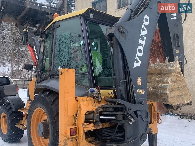 Экскаватор погрузчик Volvo BL 71 2004 в Ивано-Франковске