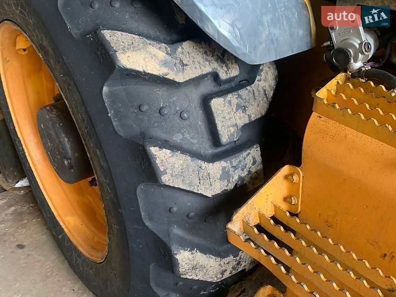 Экскаватор погрузчик Volvo BL 71 2004 в Ивано-Франковске