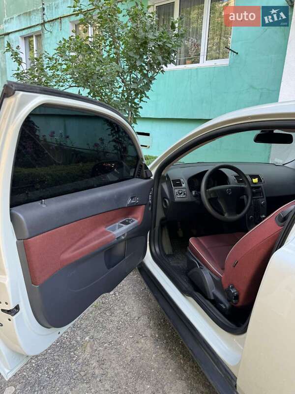 Хэтчбек Volvo C30 2009 в Вижнице