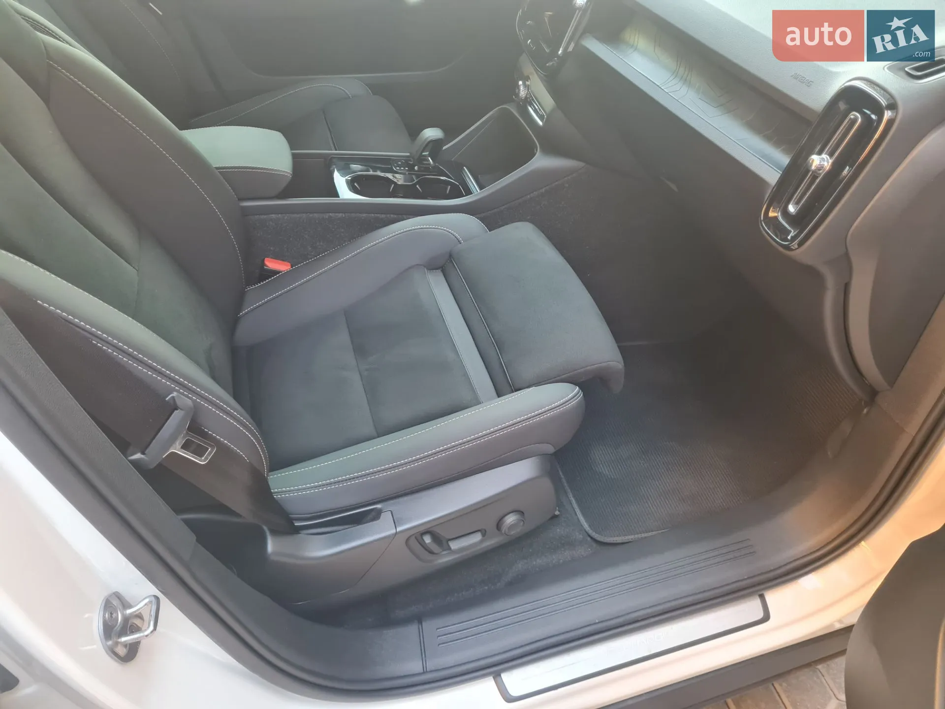 2022 Volvo C40 - мініатюра 14