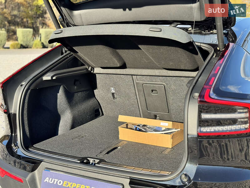 Позашляховик / Кросовер Volvo C40 Recharge 2022 в Дніпрі