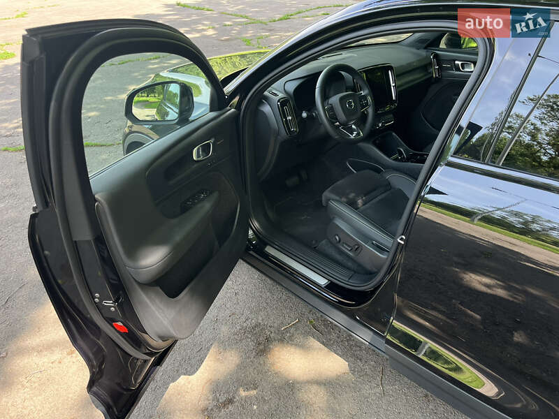 Внедорожник / Кроссовер Volvo C40 Recharge 2022 в Ровно