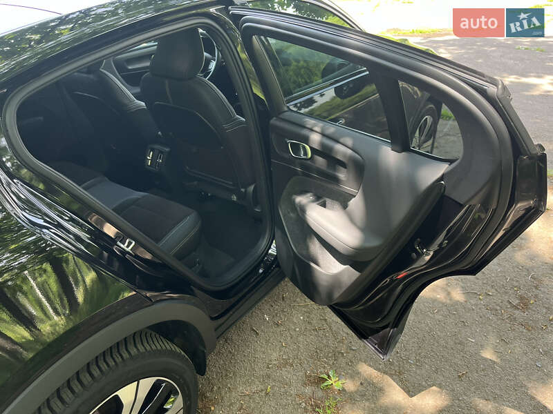 Внедорожник / Кроссовер Volvo C40 Recharge 2022 в Ровно