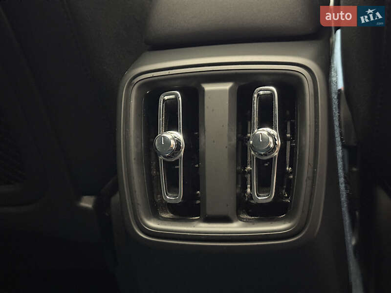 Позашляховик / Кросовер Volvo C40 Recharge 2022 в Володимирі