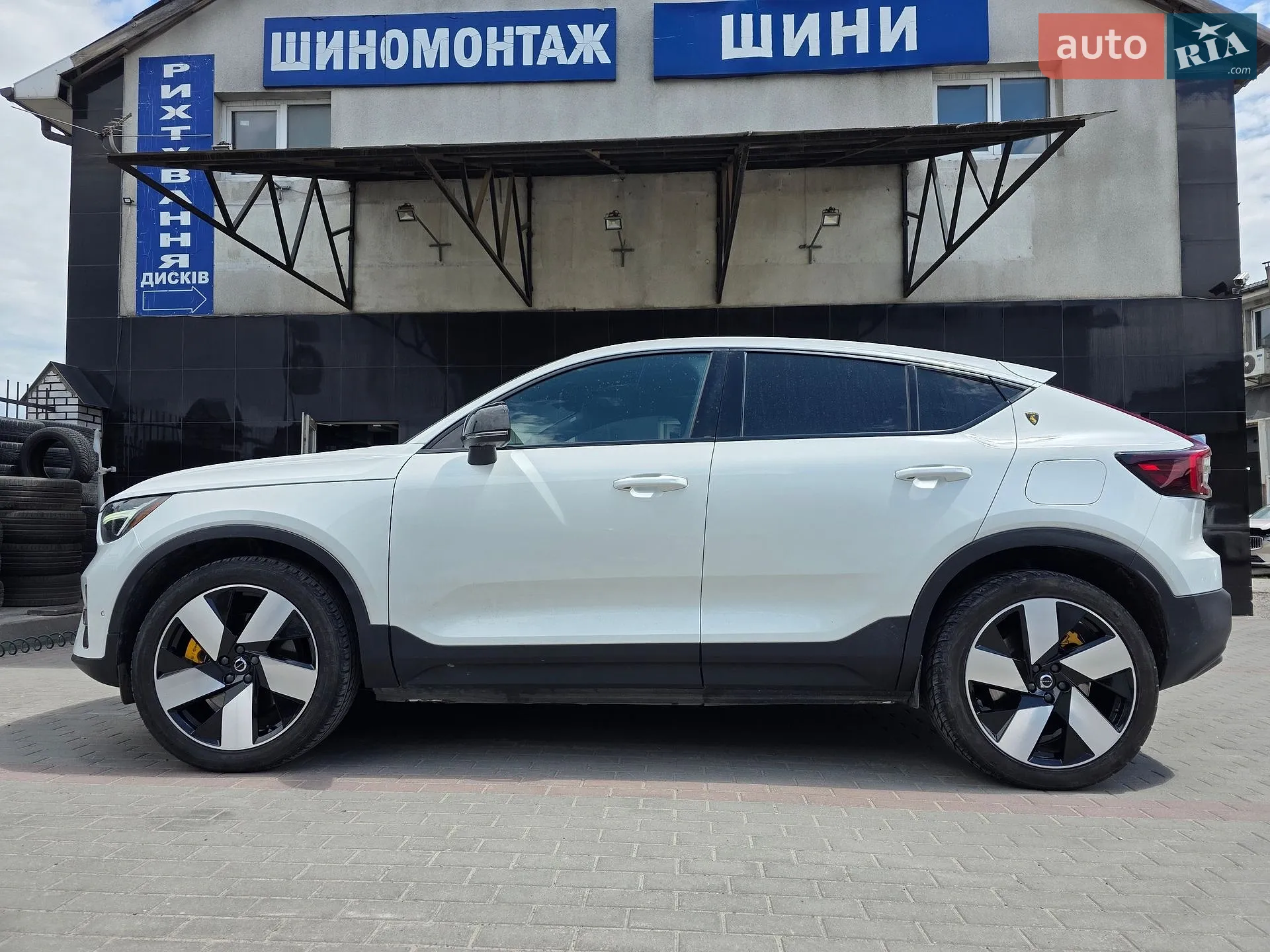 2023 Volvo C40 - фото 1