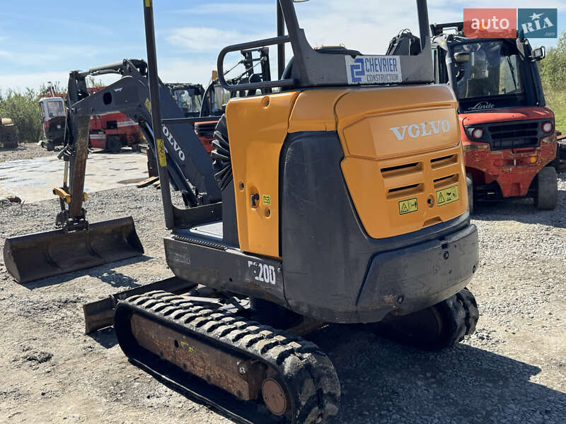 Миниэкскаватор Volvo EC 200D 2016 в Недобоевцах