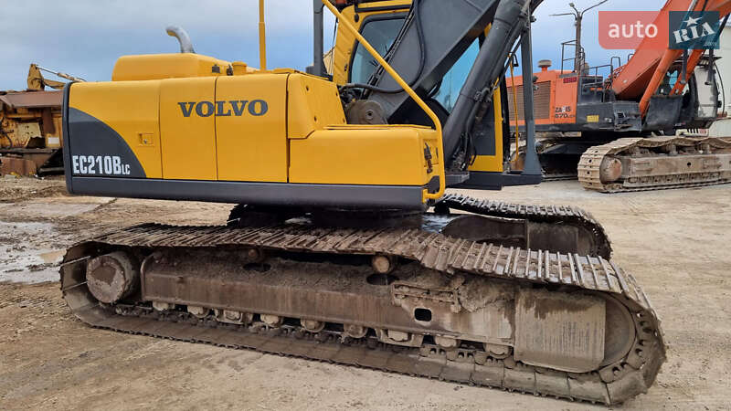 Гусеничный экскаватор Volvo EC 210 2005 в Николаеве