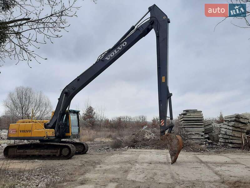 Гусеничний екскаватор Volvo EC 210B LC 2002 в Києві