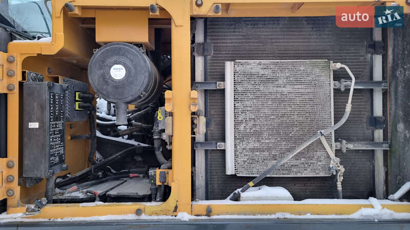 Гусеничний екскаватор Volvo EC 220D 2016 в Одесі