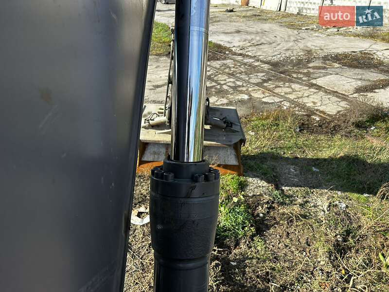 Гусеничний екскаватор Volvo EC 220DL 2018 в Києві фото 40 Гусеничний екскаватор Volvo EC 220DL 2018 в Києві