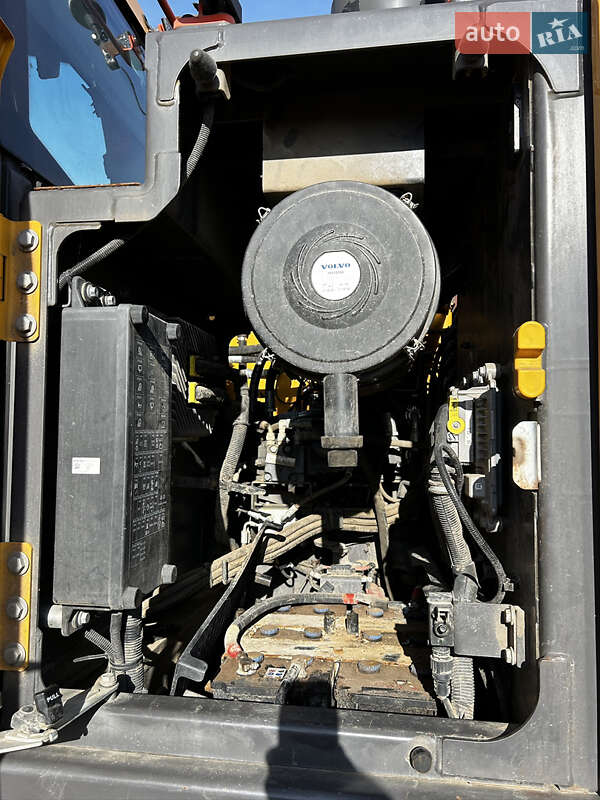 Гусеничний екскаватор Volvo EC 220DL 2018 в Києві фото 42 Гусеничний екскаватор Volvo EC 220DL 2018 в Києві