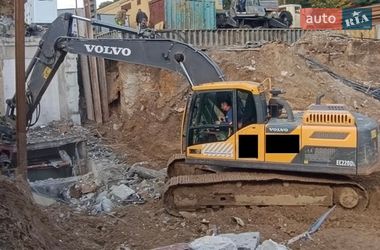 Гусеничний екскаватор Volvo EC 220DL 2018 в Києві
