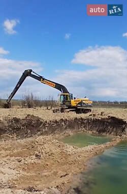 Гусеничный экскаватор Volvo EC 240 BNLC 2007 в Кривом Озере
