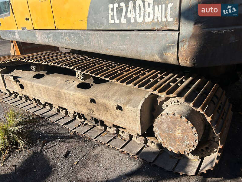 Гусеничный экскаватор Volvo EC 240 BNLC 2004 в Каменском