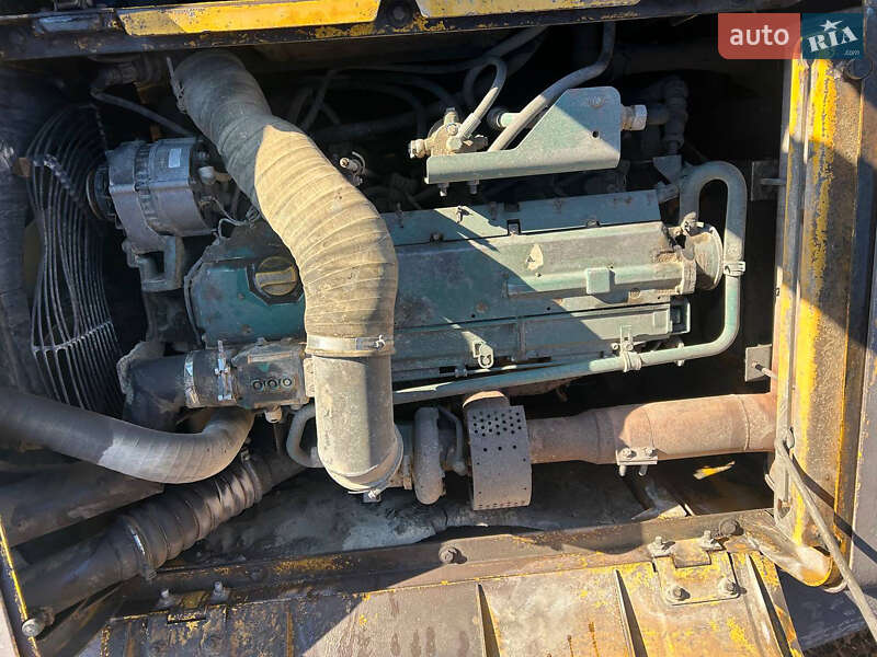 Гусеничный экскаватор Volvo EC 240 BNLC 2004 в Каменском