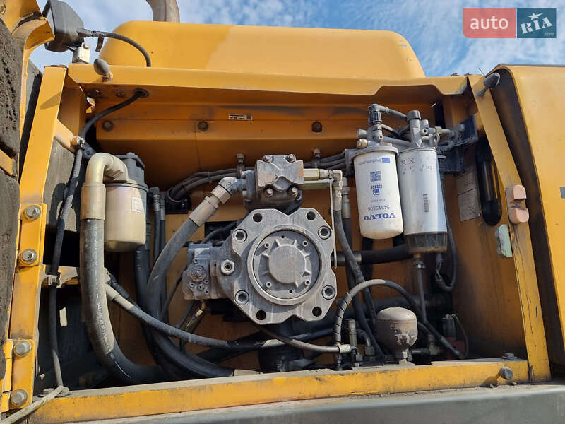 Гусеничный экскаватор Volvo EC 360 2010 в Одессе