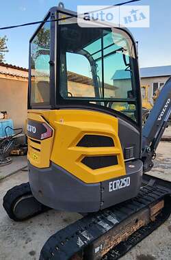 Миниэкскаватор Volvo ECR 25D 2014 в Хотине