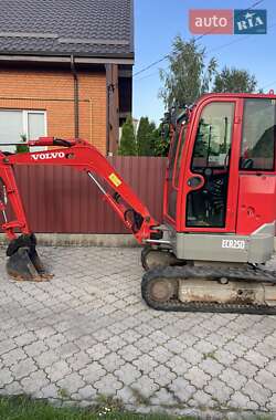 Миниэкскаватор Volvo ECR 25D 2014 в 