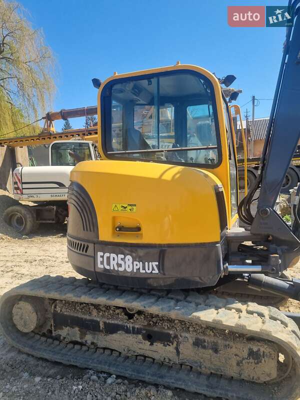 Гусеничний екскаватор Volvo ECR 58D 2010 в Чернівцях
